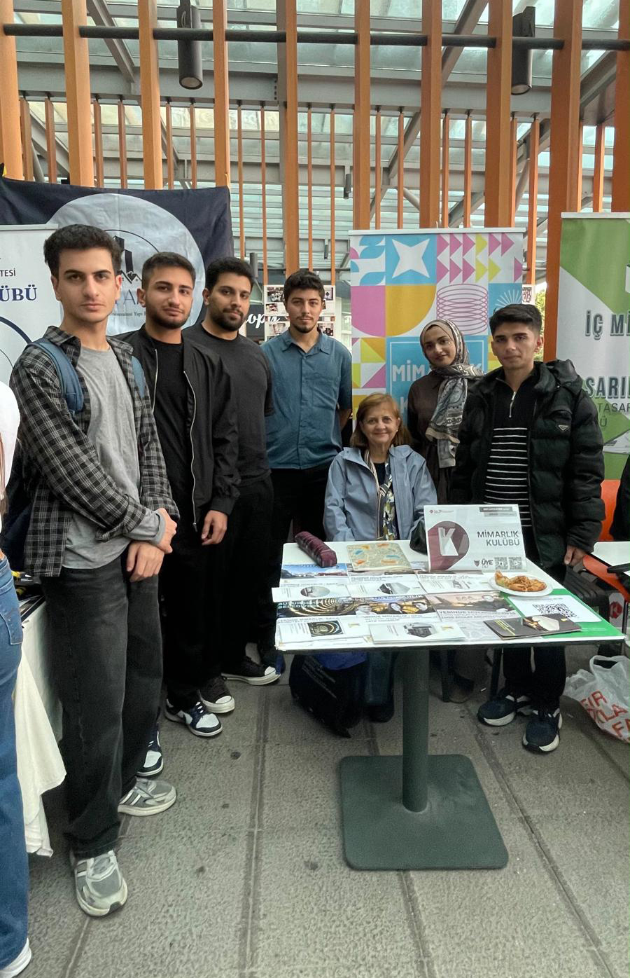 Prof. Dr. Neslihan Dostoğlu, Mimarlık Kulübü Yönetim Kurulu Üyeleri Bir Araya Geldi